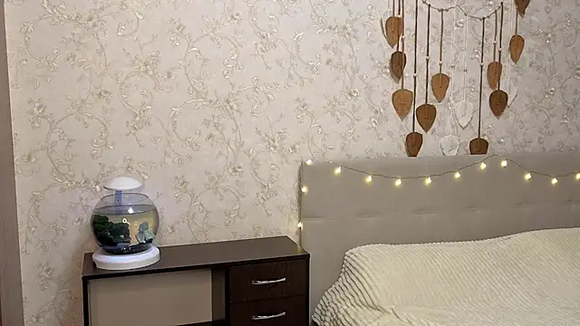 Snapshot of NaomiSwetheart chatting on December 5, 2:31 am NaomiSwetheart online show from December 5, 2:31 am