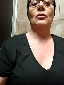 Mona The MILF online show from July 1, 6:15 am
