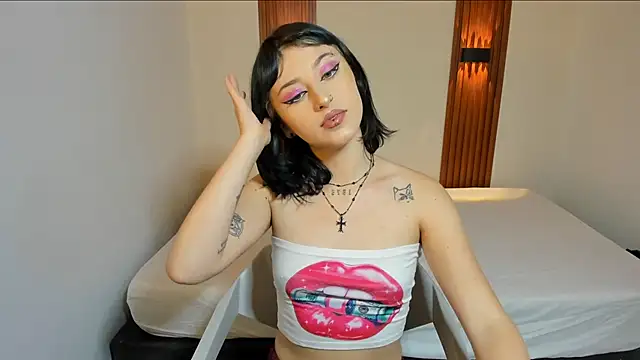 Snapshot of OliviaWolf3 chatting on December 4, 2:54 am OliviaWolf3 online show from December 4, 2:54 am