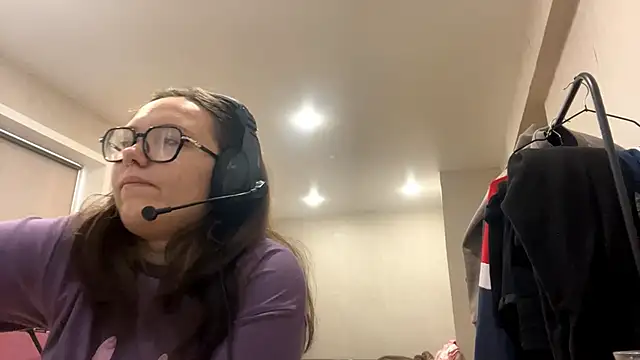 Snapshot of KerriMcbreen chatting on December 5, 4:32 am KerriMcbreen online show from December 5, 4:32 am