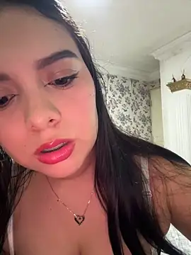 Snapshot of sweet_ruby_ chatting on June 15, 1:41 am sweet ruby online show from June 15, 1:41 am