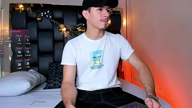 Justin duque online show from December 17, 7:31 pm