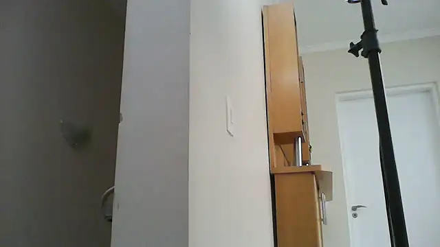 GabriellaManhas online show from February 22, 2:04 pm