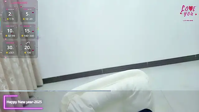 Snapshot of XINXINBB-2025 chatting on December 5, 2:20 am XINXINBB-2025 online show from December 5, 2:20 am