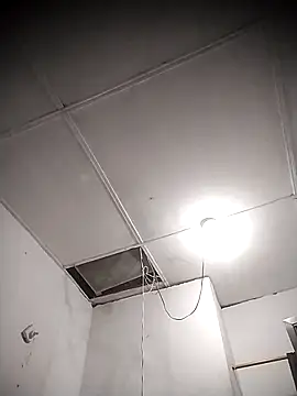 Snapshot of WeddingKhanate chatting on February 28, 8:21 pm WeddingKhanate online show from February 28, 8:21 pm