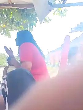 Snapshot of WeddingKhanate chatting on April 4, 6:38 pm WeddingKhanate online show from April 4, 6:38 pm