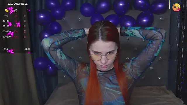 Snapshot of Emily_Kente chatting on December 4, 1:04 am Emily Kente online show from December 4, 1:04 am