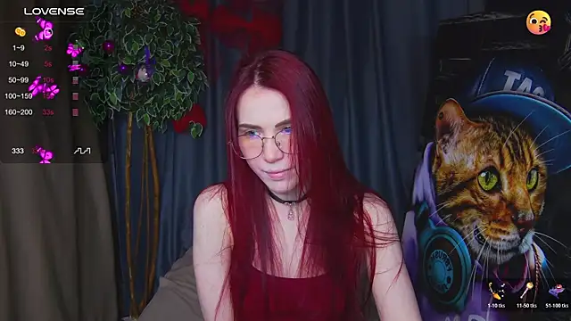 Snapshot of Emily_Kente chatting on December 14, 12:49 am Emily Kente online show from December 14, 12:49 am