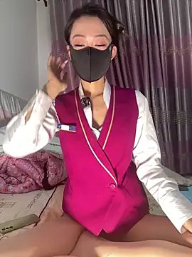 Snapshot of youyou-baby999 chatting on February 15, 12:18 am youyou-baby999 online show from February 15, 12:18 am