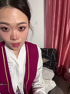 Snapshot of youyou-baby999 chatting on March 17, 6:28 am youyou-baby999 online show from March 17, 6:28 am