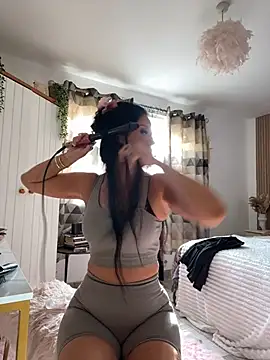 Snapshot of Lolaxox_ chatting on March 3, 1:28 pm Lolaxox online show from March 3, 1:28 pm