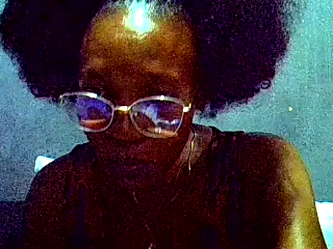 PreettyTee online show from April 12, 2:16 am