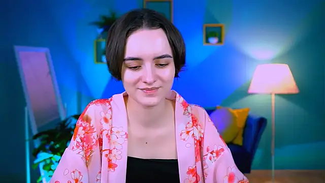 KateWillows online show from December 4, 4:11 am