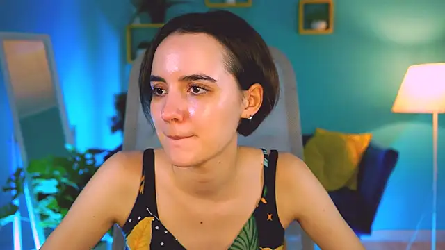 KateWillows online show from December 18, 4:18 am