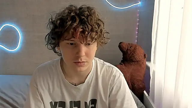 miya meow miku online show from February 9, 9:02 am