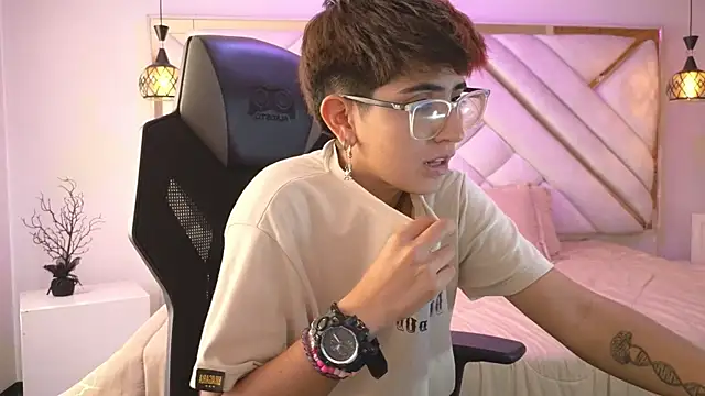 Snapshot of valeryevansvg chatting on November 28, 2:31 pm valeryevansvg online show from November 28, 2:31 pm