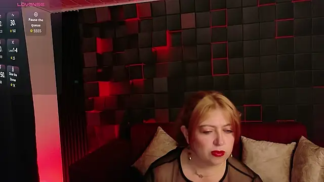 MilfArlet online show from July 29, 2:37 pm