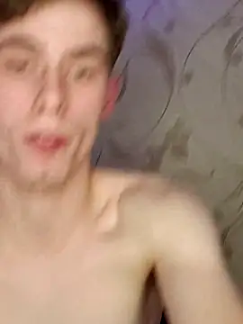 Snapshot of FreeRich chatting on December 3, 7:56 pm FreeRich online show from December 3, 7:56 pm