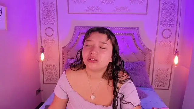 Snapshot of honny_blaice chatting on December 18, 2:45 pm honny blaice online show from December 18, 2:45 pm