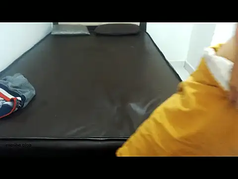 Snapshot of albeirothh chatting on December 4, 2:15 pm albeirothh online show from December 4, 2:15 pm