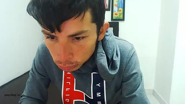 Snapshot of albeirothh chatting on December 5, 4:58 pm albeirothh online show from December 5, 4:58 pm