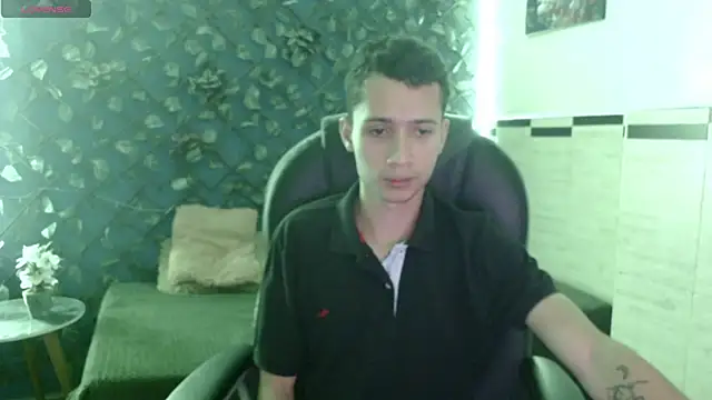 Snapshot of LucassSmith11 chatting on December 14, 11:26 am LucassSmith11 online show from December 14, 11:26 am