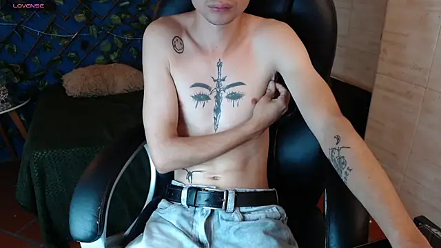 LucassSmith11 online show from January 9, 11:46 am