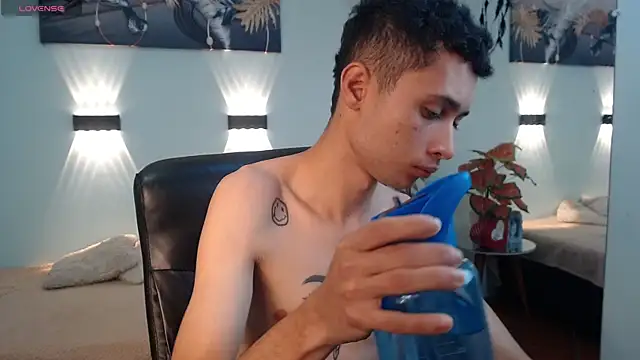 LucassSmith11 online show from January 10, 11:34 am