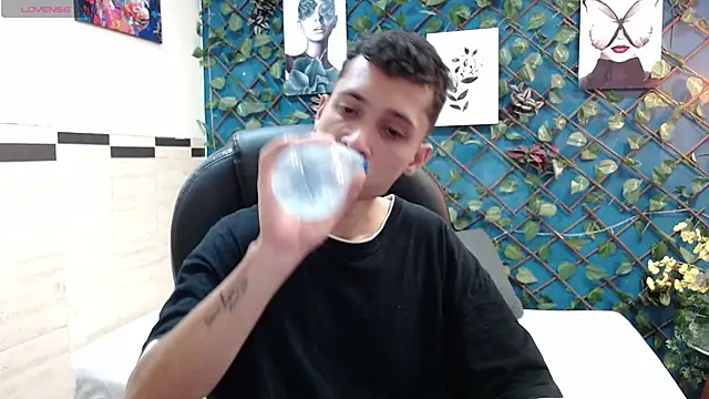 LucassSmith11 online show from May 13, 8:16 pm