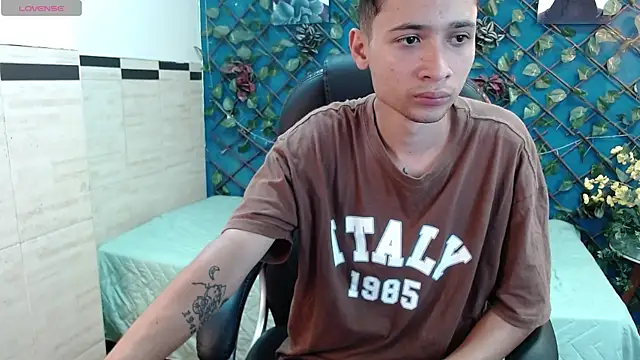 LucassSmith11 online show from May 18, 7:41 pm