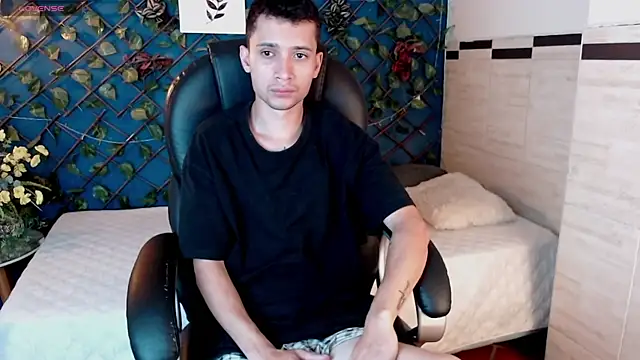 LucassSmith11 online show from July 6, 8:11 pm