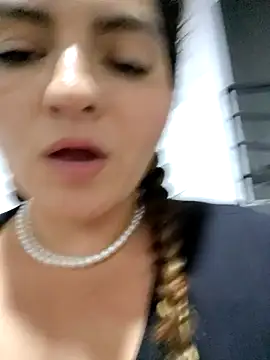 RosaliaVicky online show from February 6, 2:27 am