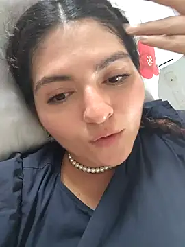 RosaliaVicky online show from February 6, 7:50 pm