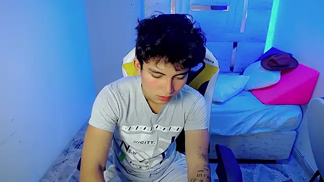 Green XoX online show from January 12, 2:11 pm