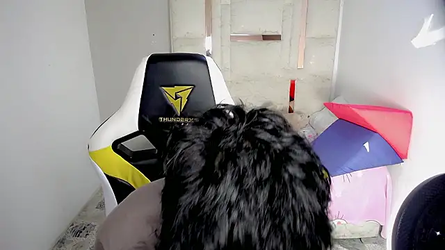 Green XoX online show from January 19, 1:37 pm