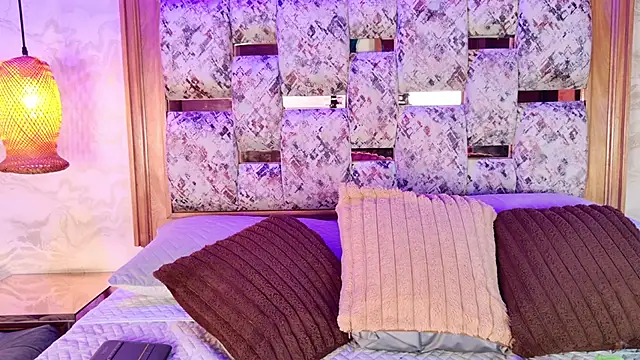 emily dempsey online show from February 9, 7:07 pm