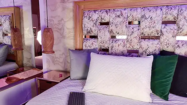 Snapshot of emily_dempsey chatting on February 12, 7:09 pm emily dempsey online show from February 12, 7:09 pm