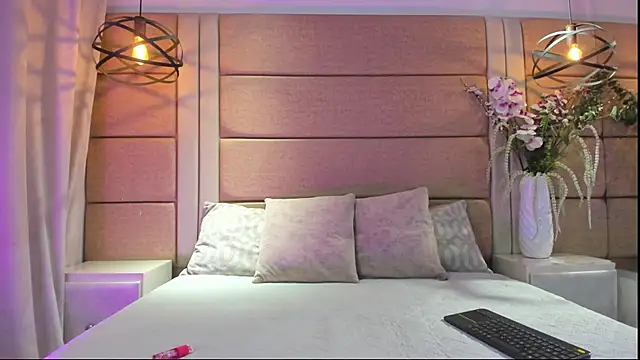 NoahGrant online show from March 31, 3:30 am