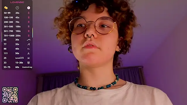 Snapshot of JoiHannaman chatting on December 2, 6:03 pm JoiHannaman online show from December 2, 6:03 pm