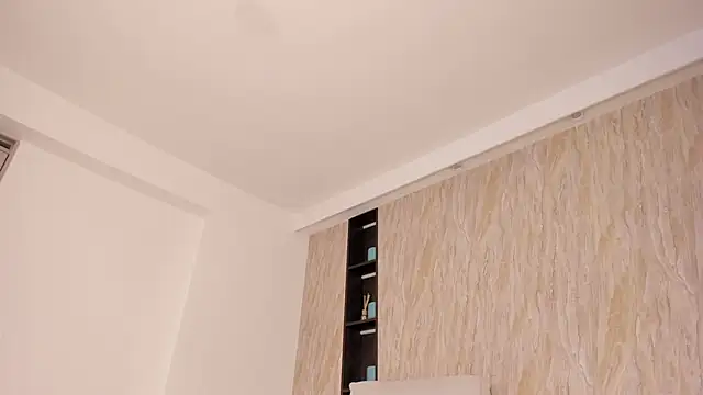 Snapshot of ayla_velt chatting on February 19, 7:21 pm ayla velt online show from February 19, 7:21 pm