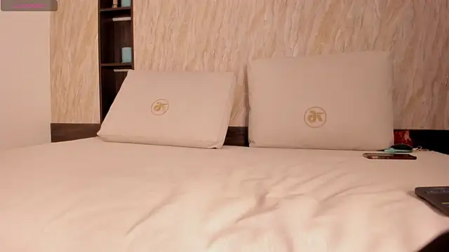 Snapshot of ayla_velt chatting on March 20, 7:30 pm ayla velt online show from March 20, 7:30 pm