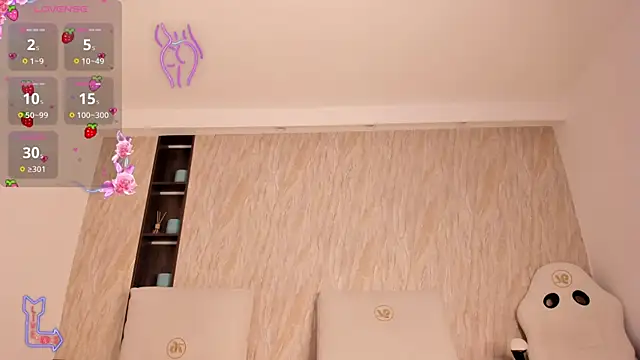 Snapshot of ayla_velt chatting on March 27, 7:35 pm ayla velt online show from March 27, 7:35 pm