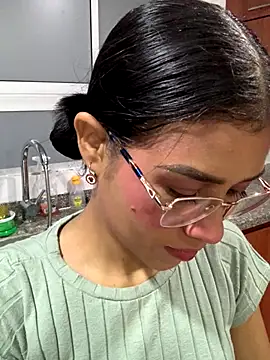 Snapshot of AnitaDuque chatting on December 14, 12:49 am AnitaDuque online show from December 14, 12:49 am