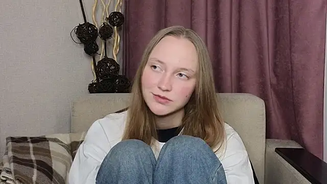 Snapshot of BibiStapler chatting on December 14, 6:34 pm BibiStapler online show from December 14, 6:34 pm