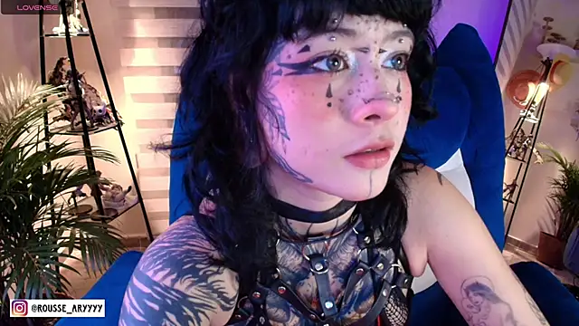 AryRousse online show from June 17, 2:36 am