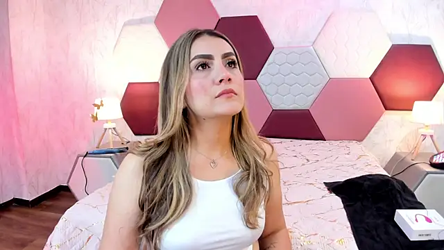 AriaRous online show from July 9, 3:38 pm