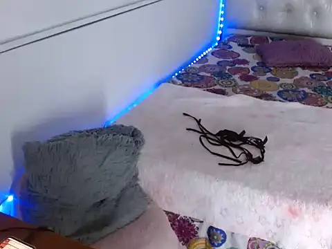 Snapshot of Pandora-horn chatting on December 19, 5:14 am Pandora-horn online show from December 19, 5:14 am