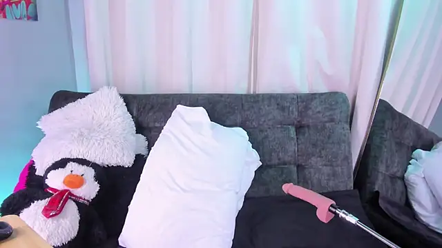 Snapshot of BonnieRitz chatting on December 4, 11:41 am BonnieRitz online show from December 4, 11:41 am