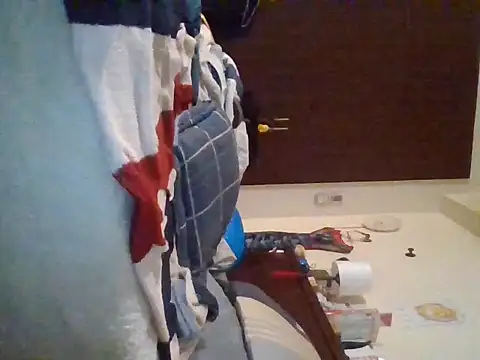 Snapshot of ilove90123 chatting on March 28, 9:42 am ilove90123 online show from March 28, 9:42 am