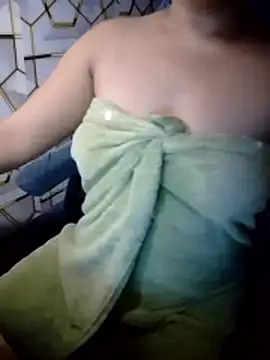 Snapshot of your_bootybabe1998 chatting on January 17, 12:04 am your bootybabe1998 online show from January 17, 12:04 am